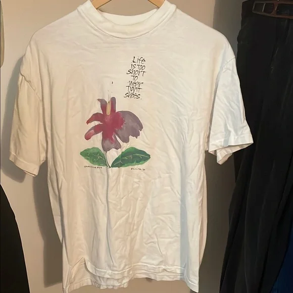 Vintage cotton Hanes T-Shirt with Graphic Text and flower - Picture 2 of 8